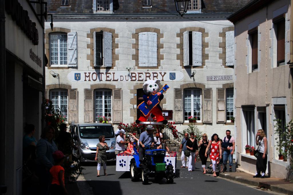 Hotel Du Berry Aigurande Exterior photo